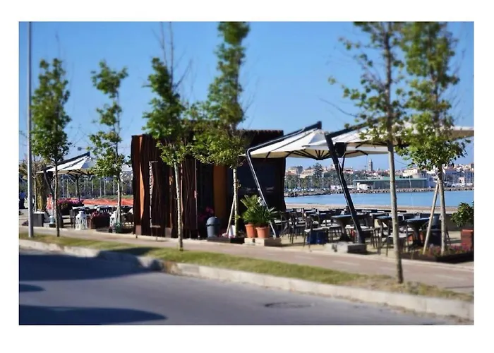 Exclusive On The شقة ألغيرو